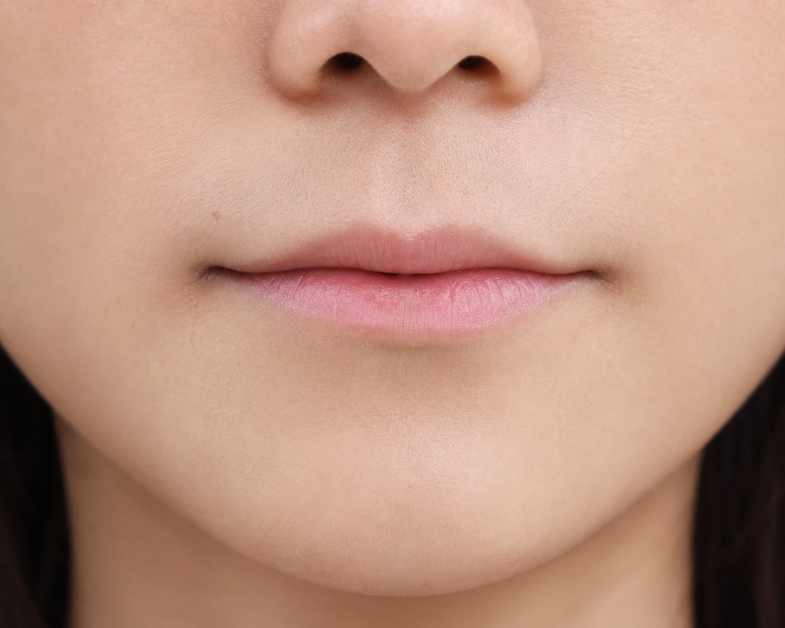 Thin or naturally smaller lips